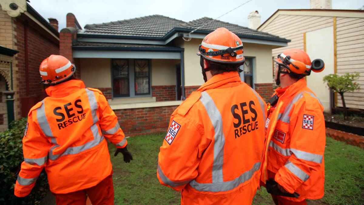 SES ramps up warning as storms lash Adelaide