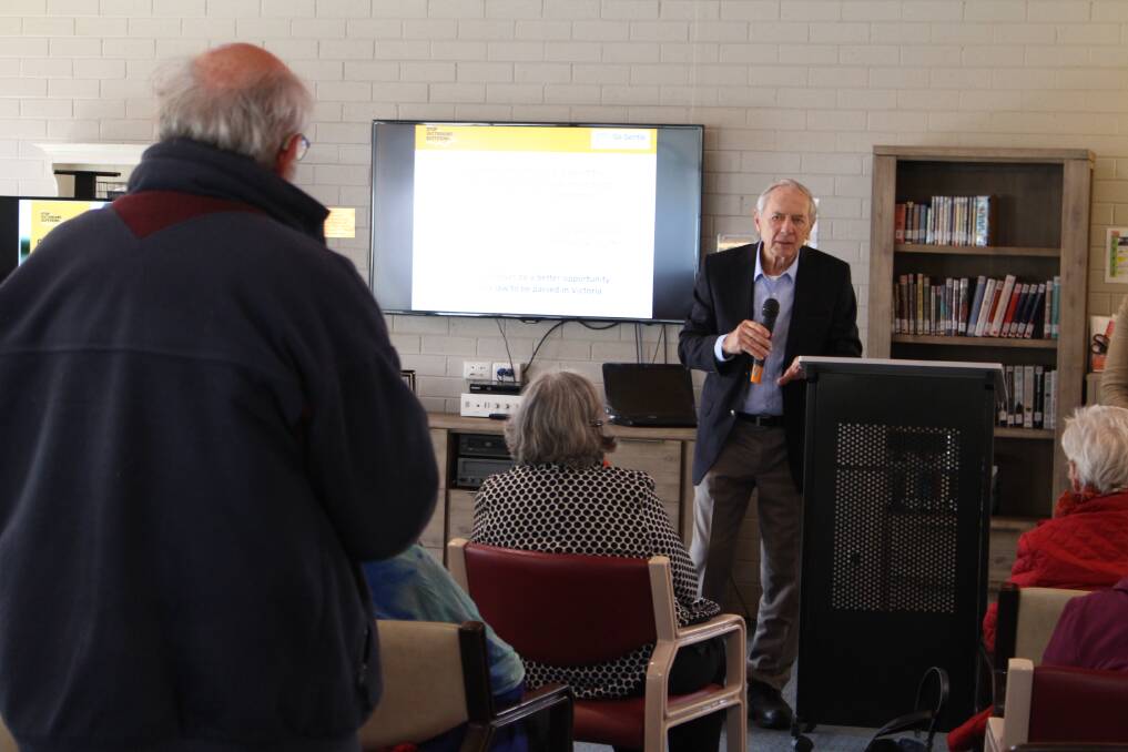 Marshall Perron answers questions from the floor at the Bendigo Retirement Village on Friday.