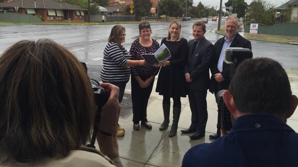 Napier Street residents Margaret Jones and Maxine Anderson with Public Transport Minister and Member for Bendigo East Jacinta Allan and VicRoads' David Runnalls and Jim Forge. Picture: JASON WALLS
