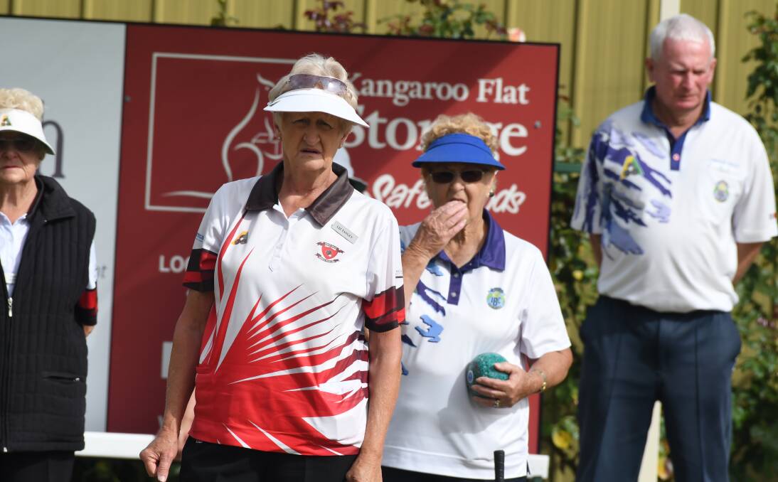 DOWN TO THE WIRE: Only one shot separated Inglewood and White Hills in Thursday's BBD midweek pennant division two grand final. Picture: NONI HYETT