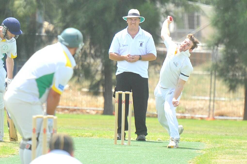 SEAM UP: United's James Smith bowls during Saturday's drawn game against Spring Gully at Ewing Park. Smith was the leading wicket-taker for the Tigers, finishing with 3-54 off 21.5 overs. Picture: LUKE WEST