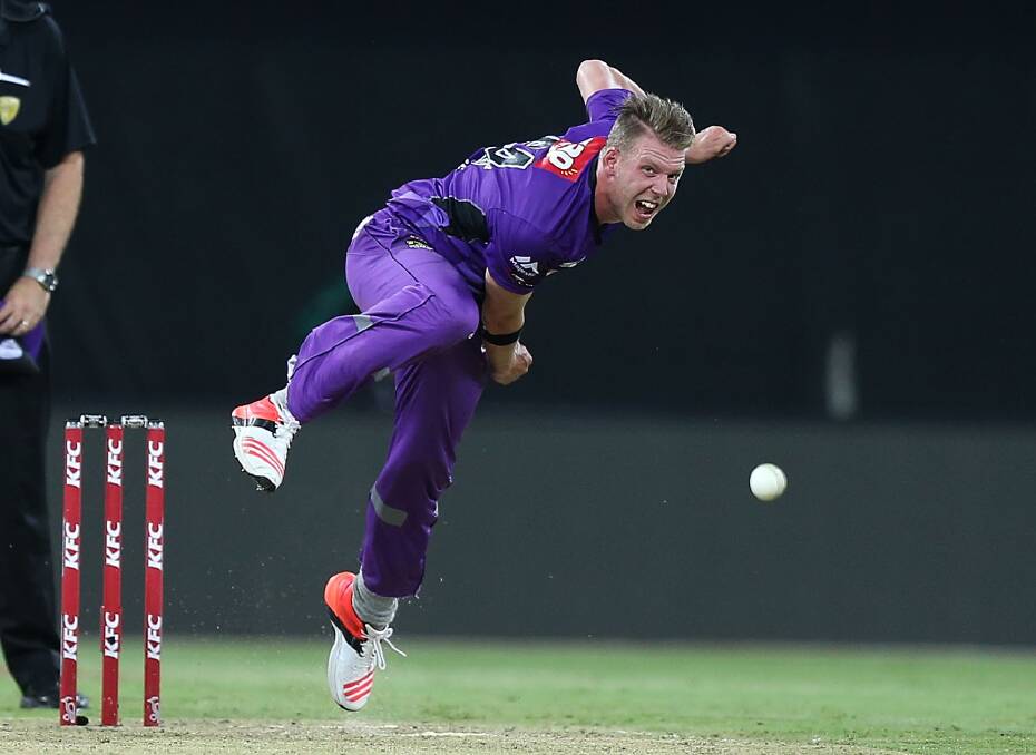 Jake Reed bowls for the Hobart Hurricanes. Picture: GETTY IMAGES