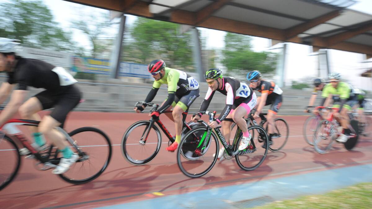 BEST CLUB IN THE STATE: Bendigo District Cycling Club Thursday night track racing earlier this season at the Tom Flood Sports Centre.