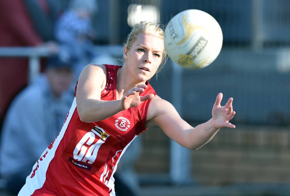 DETERMINED: South Bendigo goal attack Brooke Lawry. The Bloods lost a 41-40 thriller to Strathfieldsaye at the QEO in round eight. Picture: GLENN DANIELS