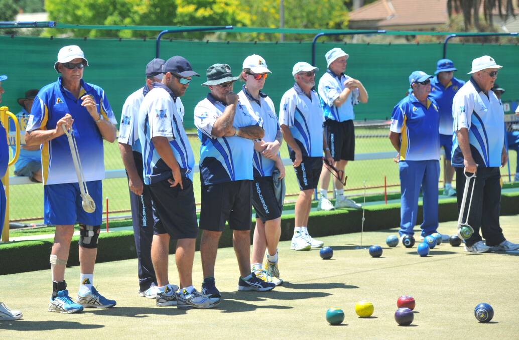 SURVEYING: Eaglehawk and Golden Square players observe the lay of the land in their clash on Saturday. The Hawks were 50-shot winners. Picture: LUKE WEST