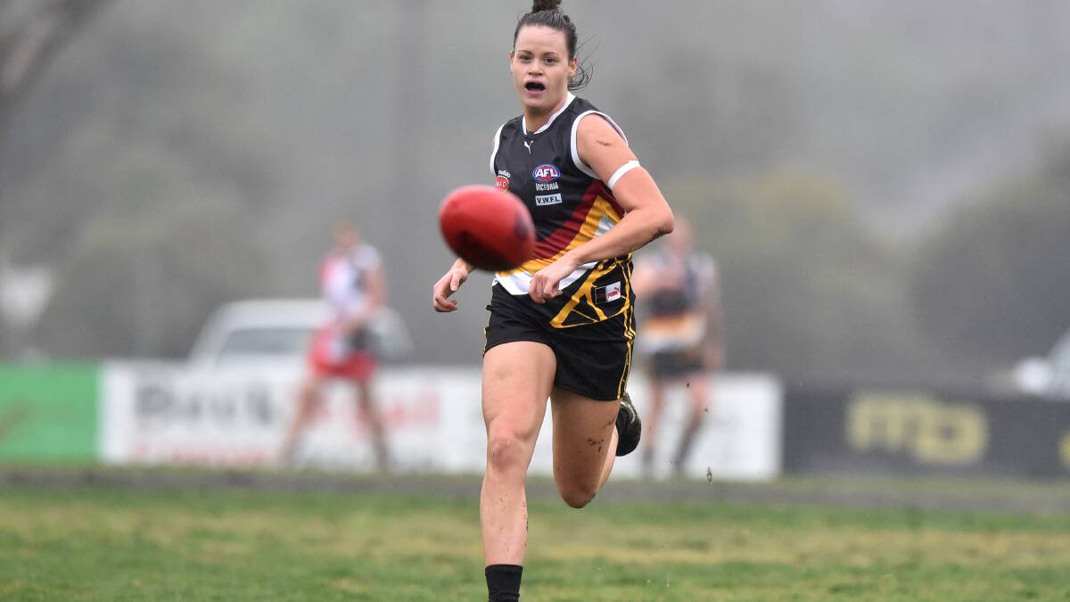 ON A ROLL: Bendigo Thunder's Sarah Last. The Thunder is 5-0 and setting the pace in the Victorian Women's Football League premier division. Picture: GLENN DANIELS