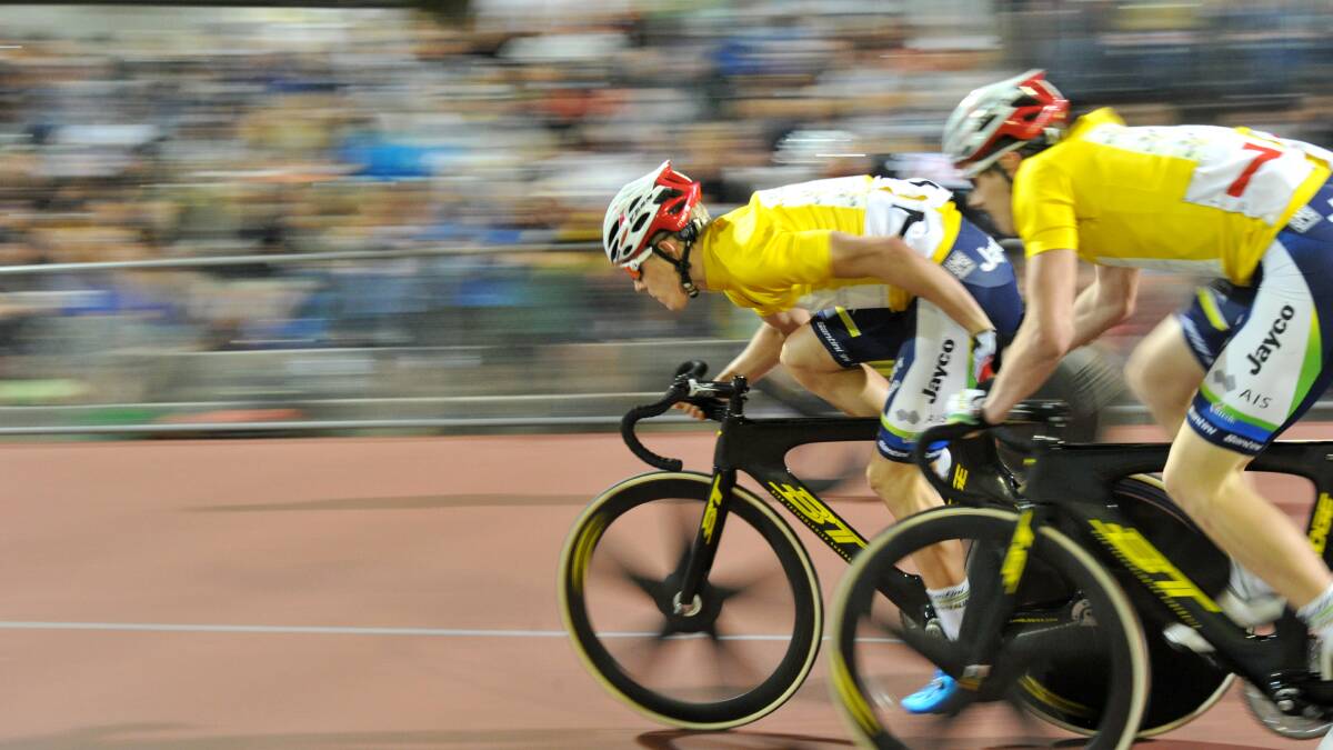 CHAMPS: Rohan Wight and Alex Porter on their way to victory in the Bendigo International Madison. Picture: NONI HYETT