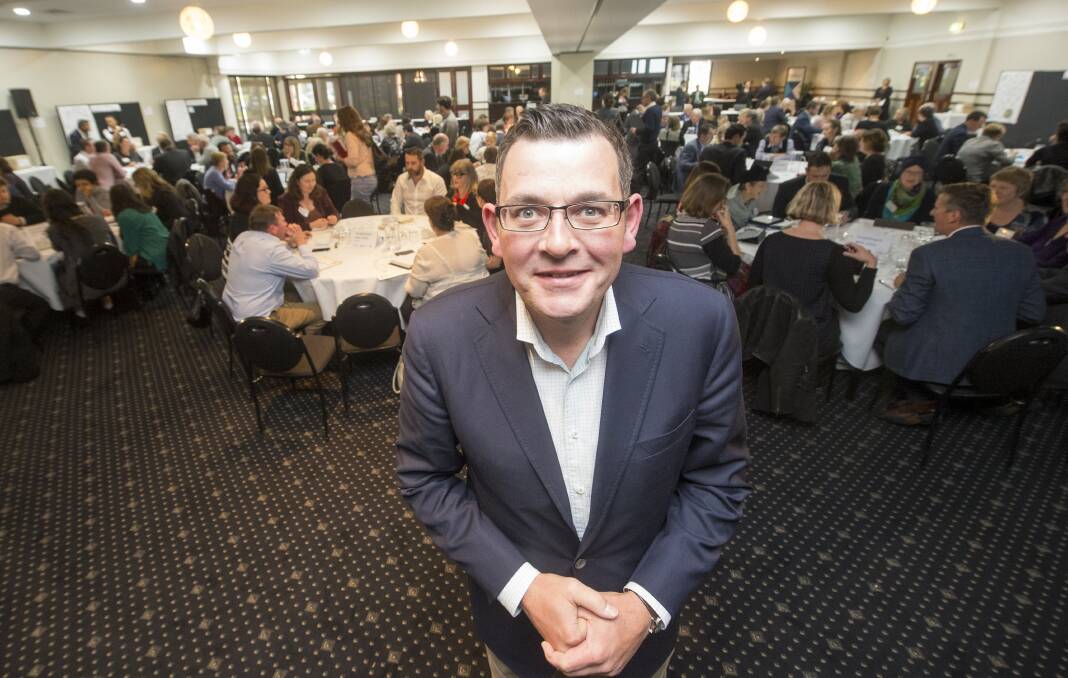 LISTENING: Premier Daniel Andrews in talks with representatives from the Loddon Campaspe region at the All Seasons Hotel. Picture: DARREN HOWE