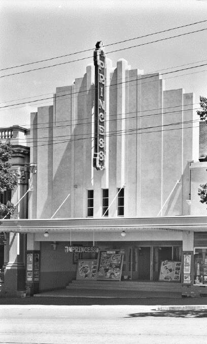 HISTORIC: Exterior view of the Royal Princess Theatre, View Street, Bendigo, 1936. Picture courtesy of the Harold Paynting Collection, State Library of Victoria