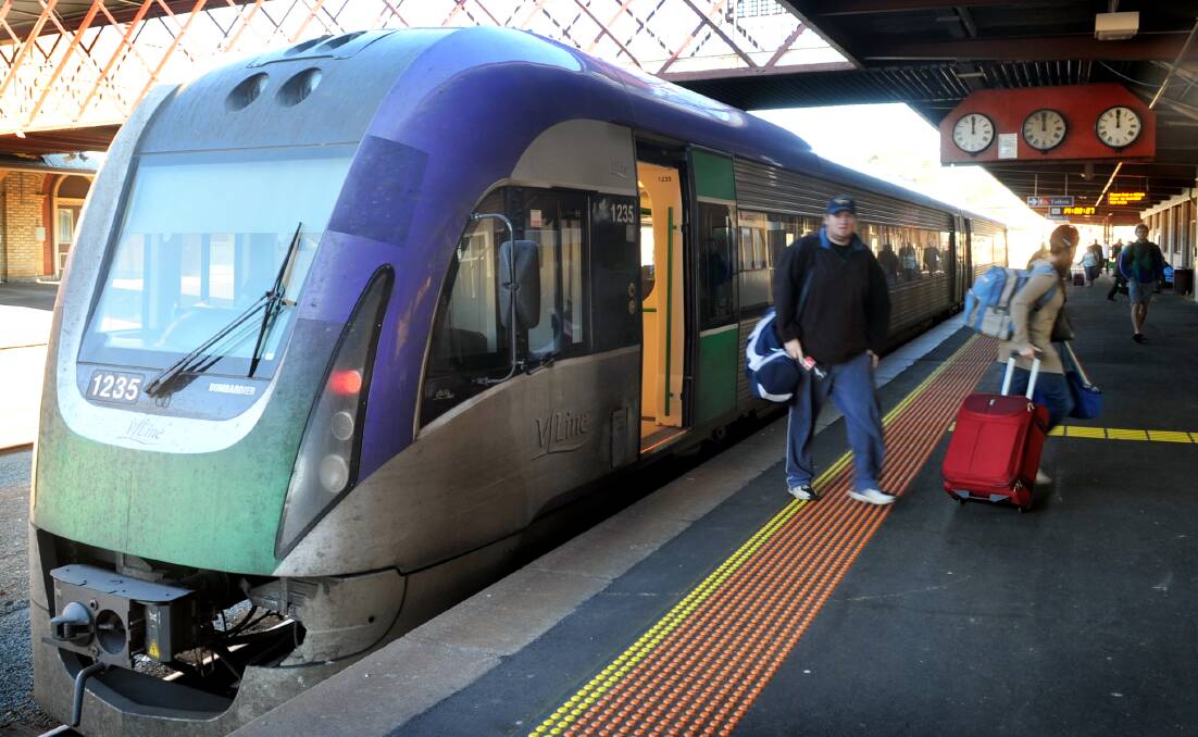 QUESTIONS ASKED: The state opposition's transport spokesman David Hodgett has taken aim at the Labor government over its handling of the Bendigo rail shutdown.