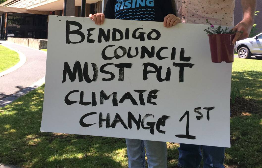 CLIMACTIC END: Protesters thank the City of Greater Bendigo for waiving nature strip administration fees.