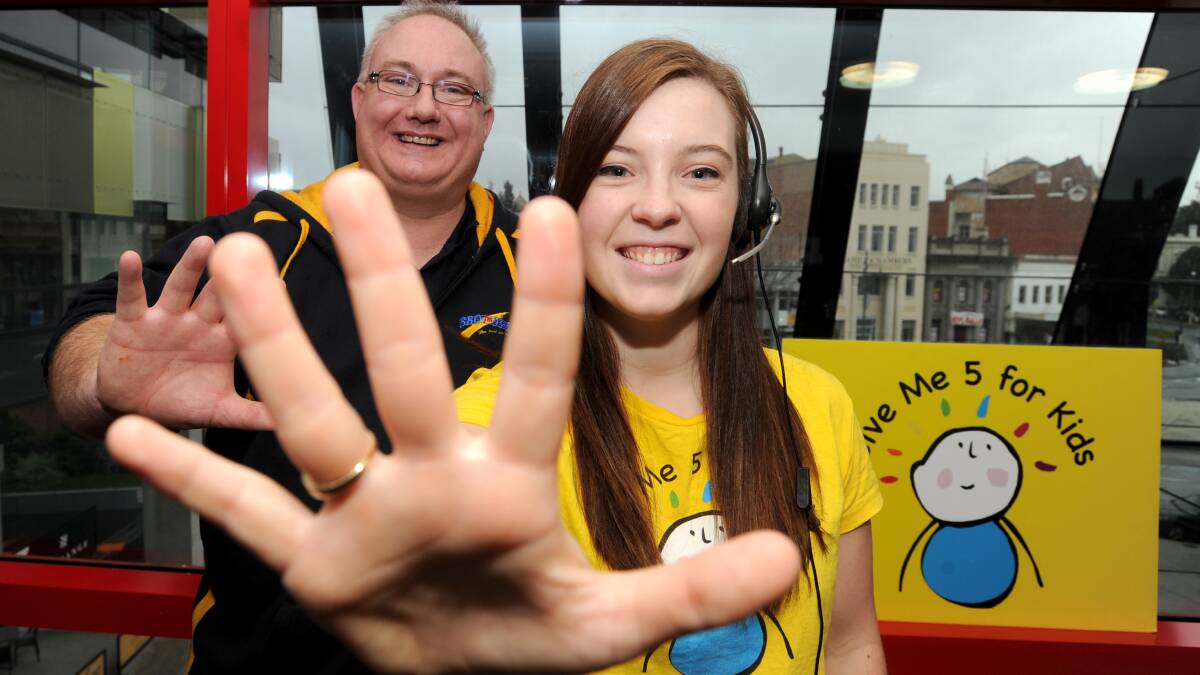 GIVE ME 5: 3BO FM's Ewan Grant and Jess Elsley are asking people to dig deep. Picture: NONI HYETT