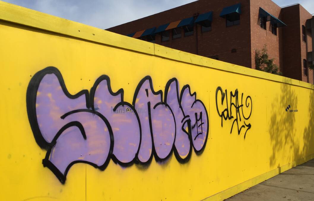The graffiti in Chapel Street, Bendigo.