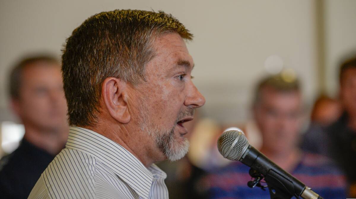 DSE chief fire officer Alan Goodwin at the community meeting at Lancefield on Wednesday. Picture: Justin McManus