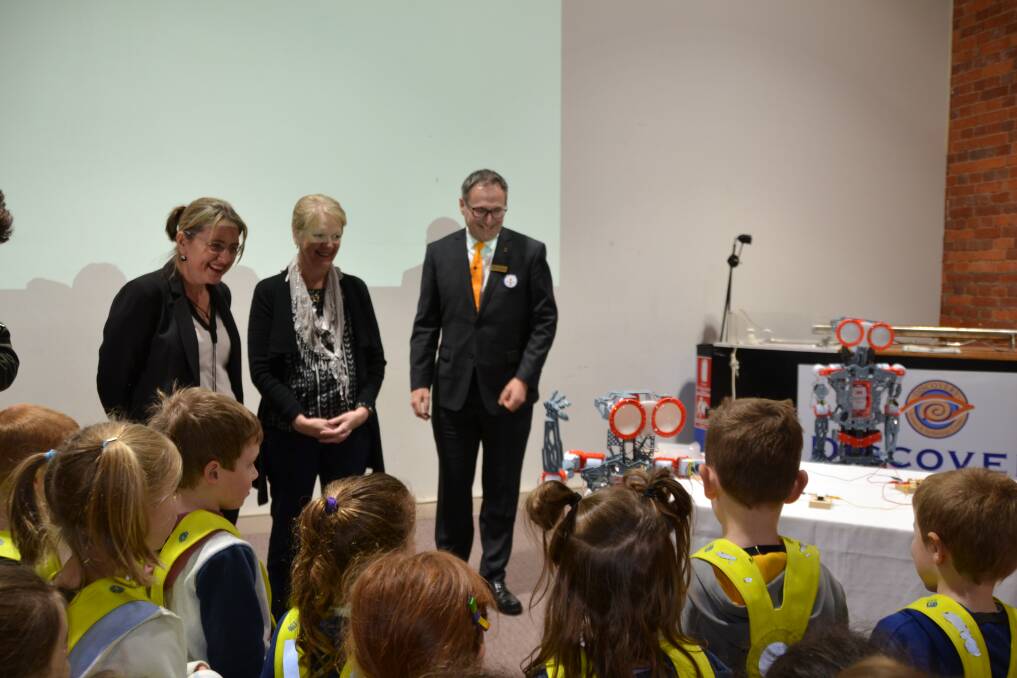 SCIENCE LESSON: Jacinta Allan, Maree Edwards and Jonathan Ridnell study some robitics along with students from the Golden Square Preschool. Picture: SUPPLIED 