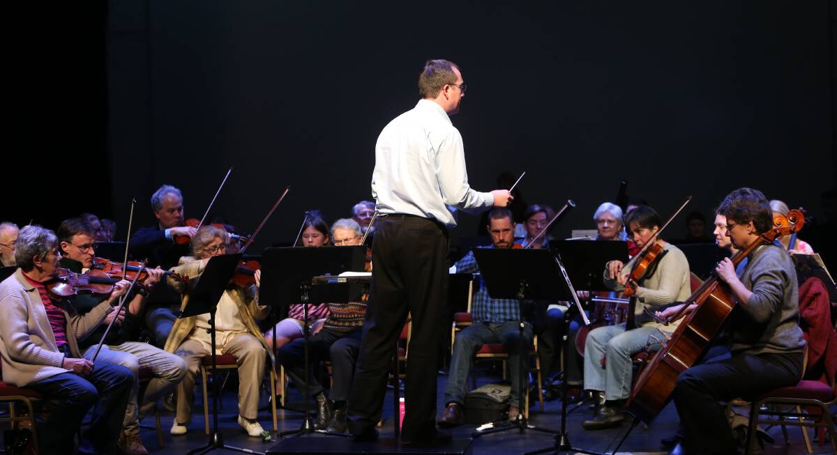 DIRECTOR: Rohan Phillips conducts the Bendigo Symphony Orchestra during an Orchestra Victoria workshop in 2014. Picture: GLENN DANIELS
