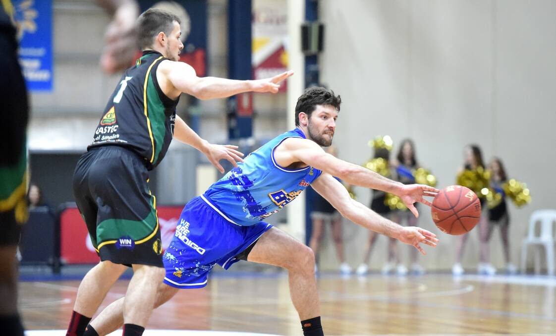 DIFFERENCE-MAKER: Kevin White has won strong praise from Bendigo Braves coach Ben Harvey for his SEABL efforts. Picture: NONI HYETT
