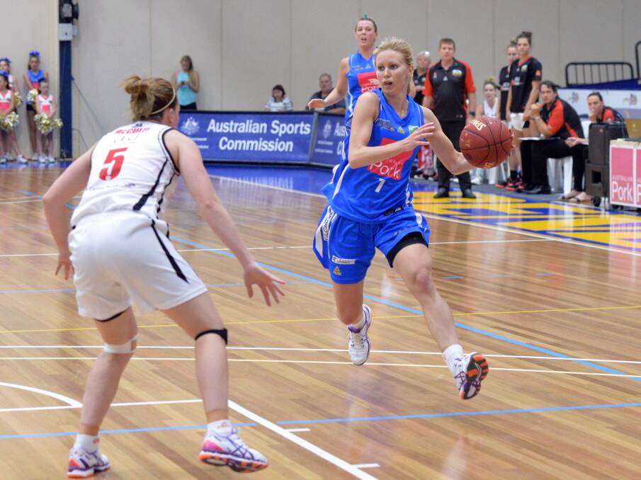Heather Oliver in action against the Townsville Fire. Picture: GLENN DANIELS