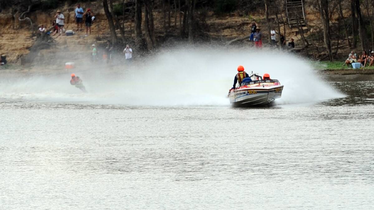 BIG SPRAY: Southern 80 Water Ski Racing on the Murray River at Echuca.
PICTURE: Julie Hough