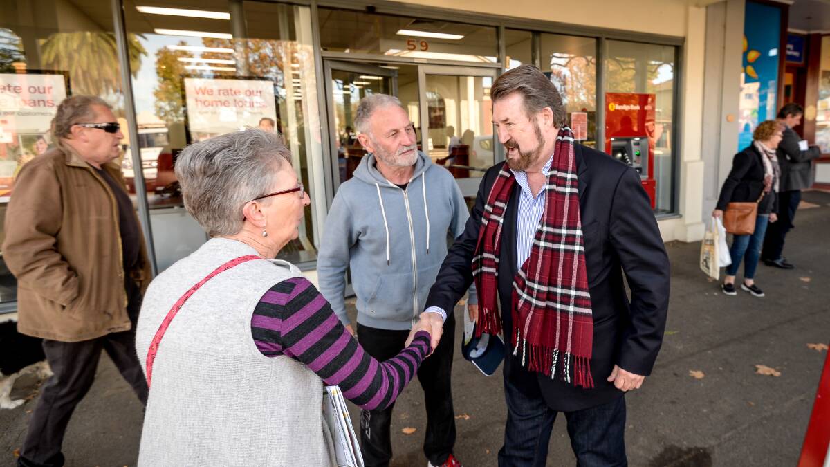 Hinch and rivals pitch for Bendigo support