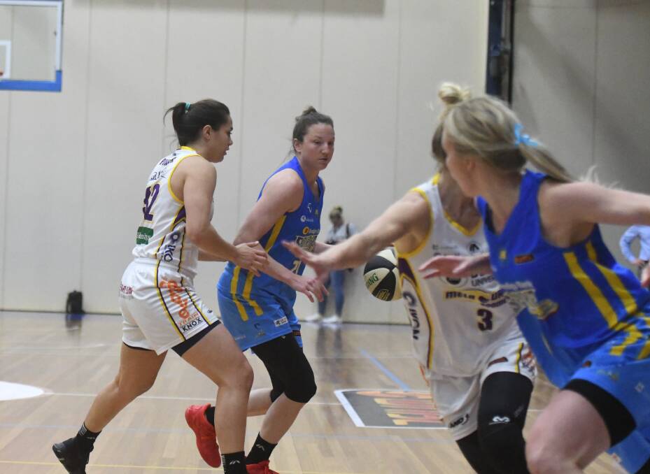 Kelsey Griffin in action against the Melbourne Boomers on Saturday night.