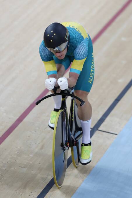 Glenn O'Shea pedals hard in the individual pursuit. Picture: GETTY IMAGES