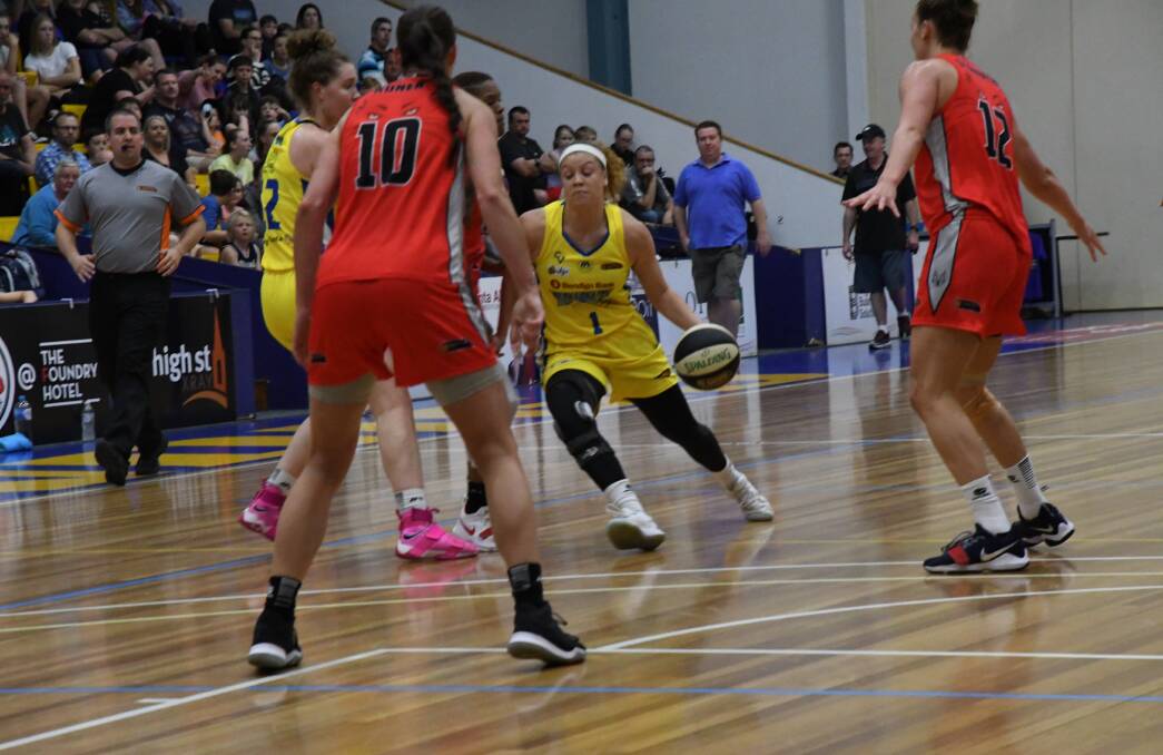 SWEET SHOOTER: Rachel Banham scored 16 points for the Spirit in Sunday's loss to Dandenong in Traralgon. Picture: LUKE WEST