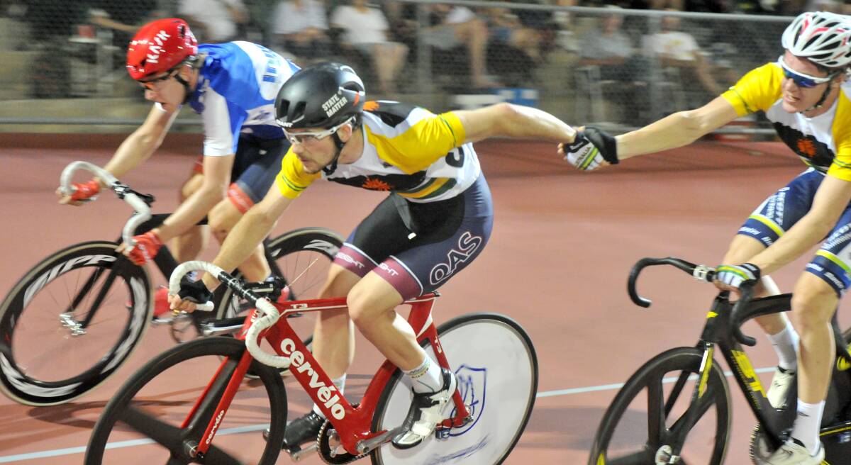 GUTSY RIDE: Dan Fitter and Callum Scotson on their way to victory in the Bendigo International Madison. Picture: NONI HYETT