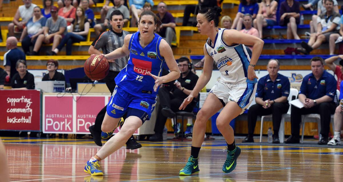 ALL CLASS: Belinda Snell will be one of the Bendigo Spirit's most important players in the upcoming Women's National Basjetball League season. Picture: BILL CONROY