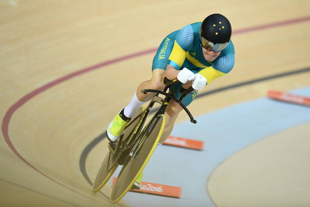 Glenn O'Shea powers his way around the bend in the 1km time-trial. Picture: GETTY IMAGES