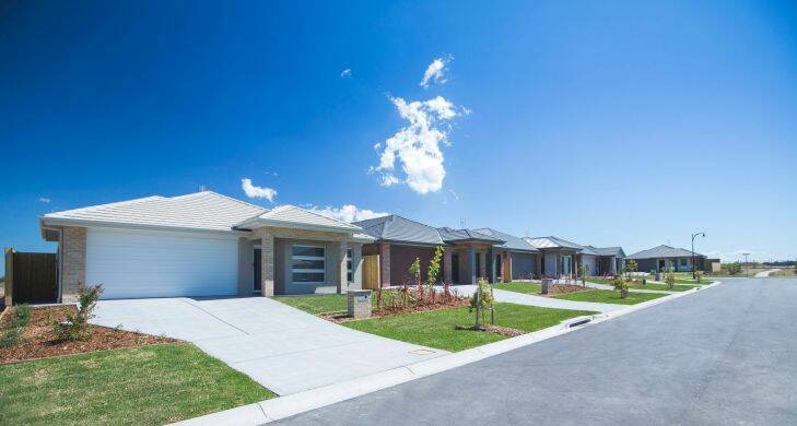 DHA Housing
Wirraway Thornton developmentLower Hunter Valley, NSWPrice range: $499,000 - $509,000*Rent: $440-$445 per week
* This price is for a house built by DHA with a long-term leaseback inplace. The development also has regular lots sold that aren't for DHA personnel and don't have the long-term leaseback in place.
