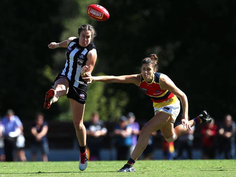 Collingwood have denied Adelaide a berth in the AFLW grand final.