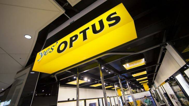 Optus was suffering from a "major outage" for mobile customers across NSW and Victoria on Friday.