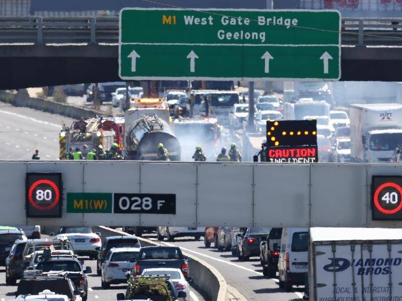 A truck fire on Melbourne's West Gate Bridge injured one person and caused traffic delays. (Con Chronis/AAP PHOTOS)
