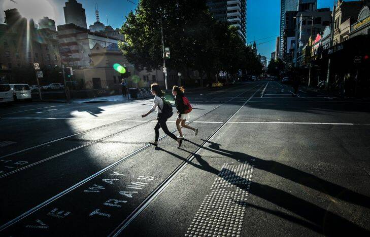 The Age, News, 23/11/2017, photo by Justin McManus.
Running the lights in Elizabeth st.