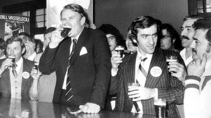Bottoms up: Then prime minister Malcolm Fraser has a beer during the 1979 campaign. Photo: Rick Stevens