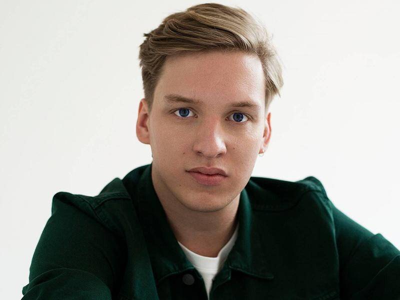 British singer-songwriter George Ezra has revealed he struggled with anxiety after his first tour.