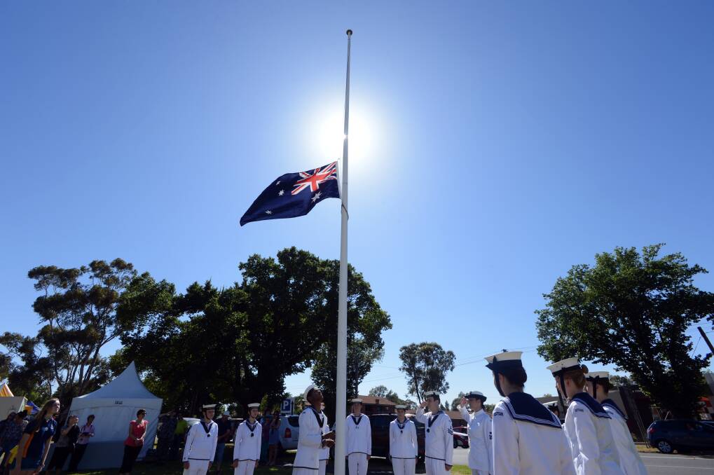Australian Navel Cadets raise the flag at the Bendigo Australia Day ceremony at Lake Weeroona.

260113
Pb Jim Aldersey