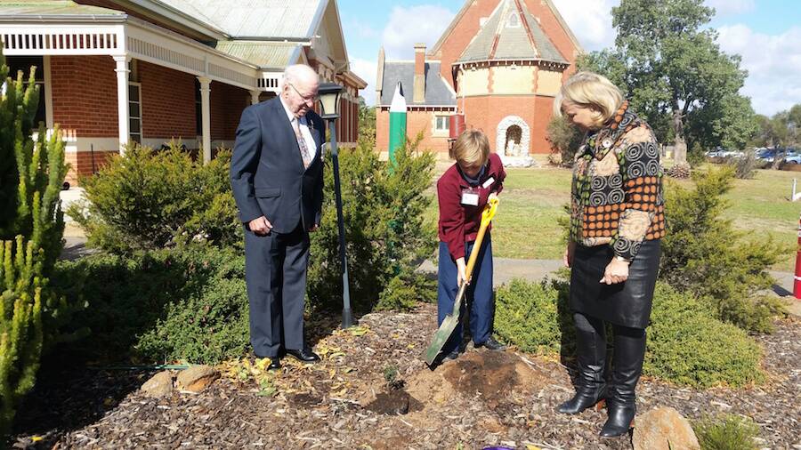 Dig: WWII veteran Arthur Alsop, student William Stringer and Sharman Stone MP. Picture: CONTRIBUTED