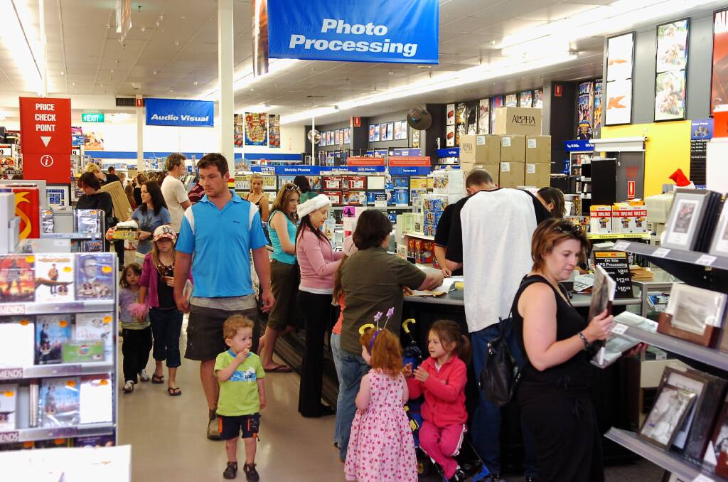Pic of mass of people last minute shopping at KMart. Pic ; LAURA SCOTT.