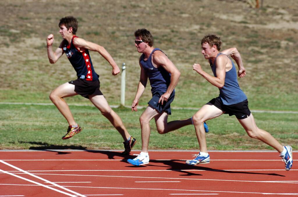 Sprint. Elliot Roberts, Rhys Archer and Michael Waldron in training for the Victoria Country track and field championships.
Picture: ANDREW PERRYMAN 24.01.06