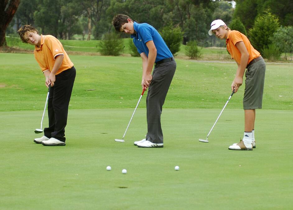 Under 18's Golf Tournament - Jeremy Molloy (13yrs from Neangar Park), Brendan Smith (16yrs from Bendigo Club) & Reece Thompson (15yrs from Bendigo club).
pic ; LAURA SCOTT.
