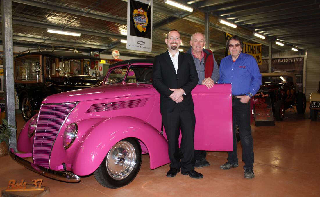 VISIT: Ricky Muir at the Castlemaine Hot Rod Centre. Picture: CONTRIBUTED