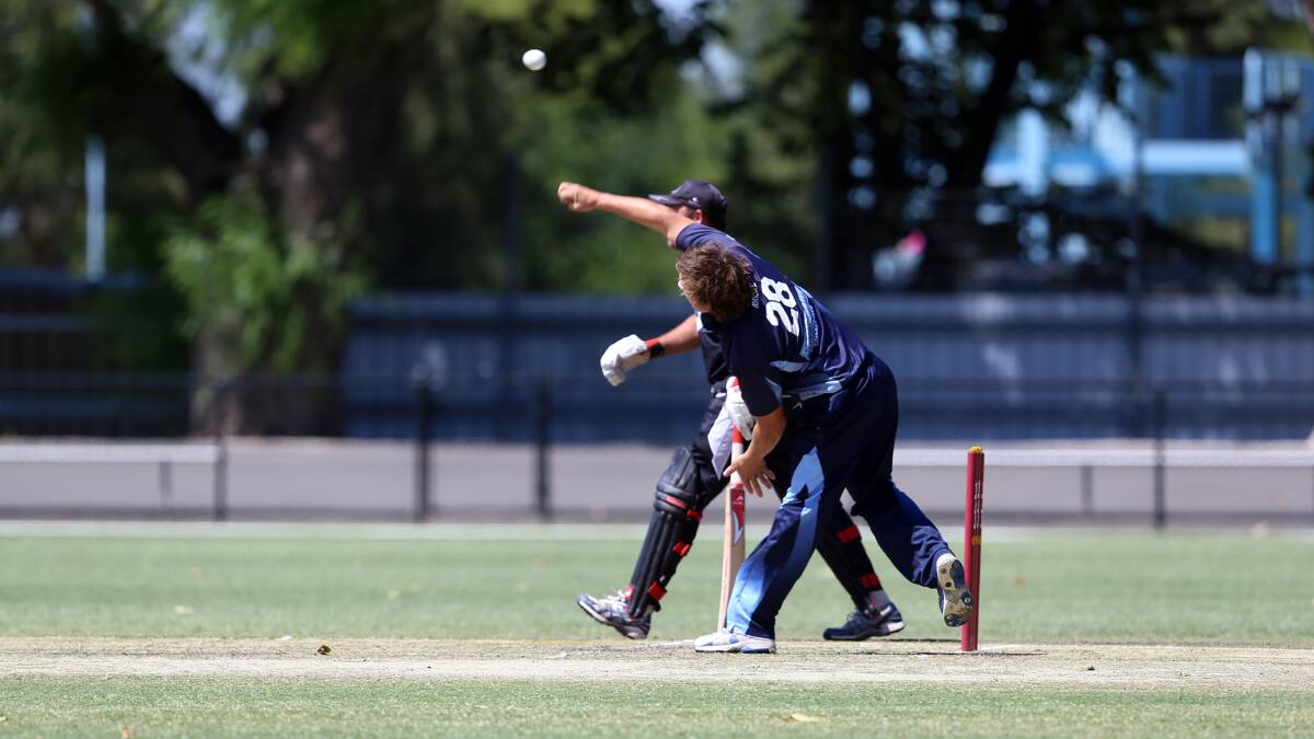 Brodie Hawke bowls for Eaglehawk in the Twenty20 semi-final clash with Huntly North Epsom at the QEO. Picture: LIZ FLEMING