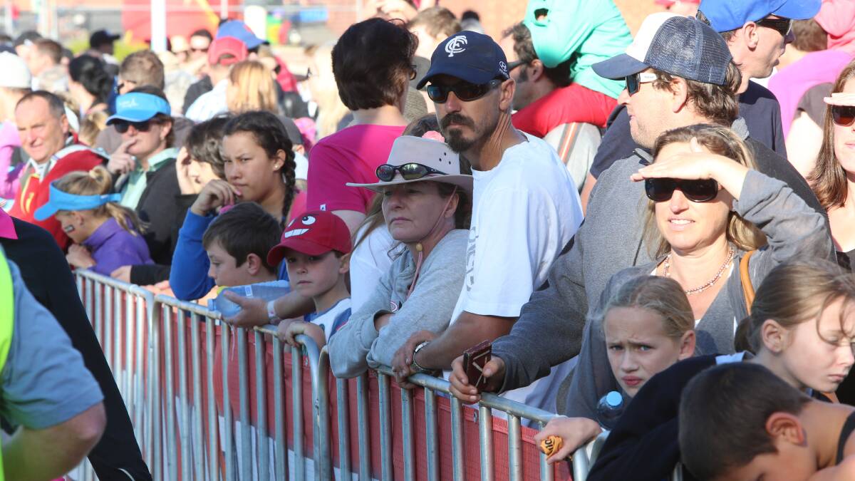 Hundreds watched the action unfold at the Queen Elizabeth Oval. Pictures: PETER WEAVING