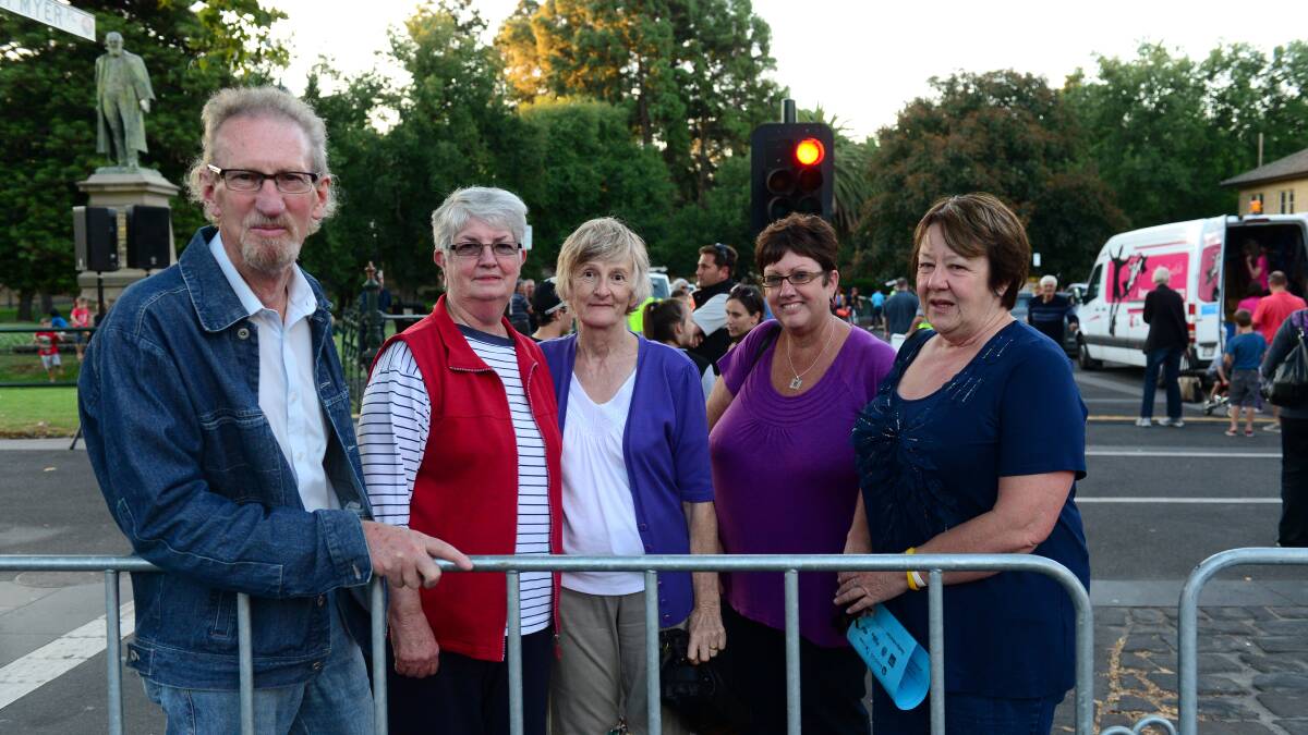 Richard and Faye Dole with Ruth Dean, Tracey Hughes and Carol Anderson.
Picture: JIM ALDERSEY