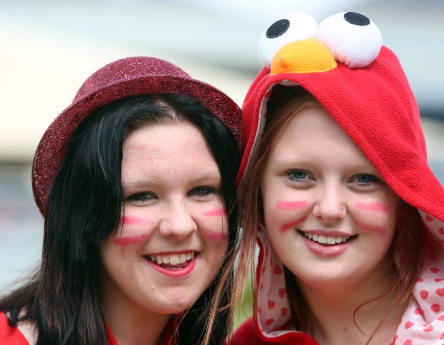 Demity Stevenson and Alison Barton show their support at Eaglehawk Secondary College's swimming carnival. Picture: GLENN DANIELS