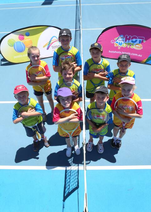 ON COURT: Young aces from Hot Shots run in Bendigo. Picture: PETER WEAVING 