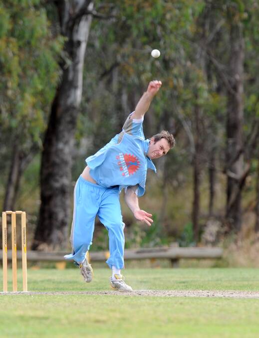 KEY PLAYER: Strathdale-Maristians all-rounder Ryan Haythorpe bowls in the Twenty20 clash with White Hills at Bell Oval. Picture: JODIE DONNELLAN