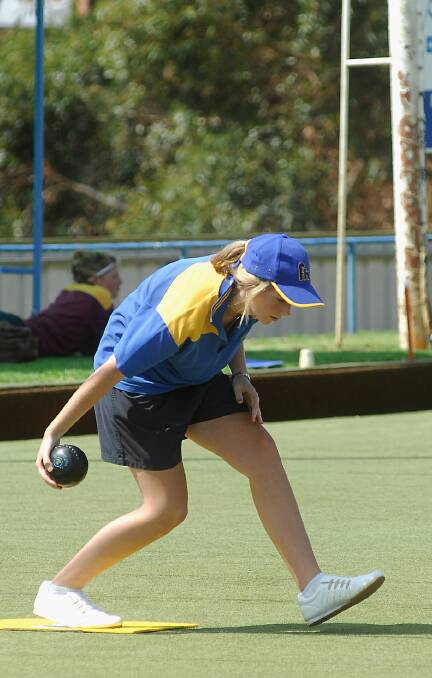 Megan Crapper bowls for Flora Hill Secondary College in 2007. 